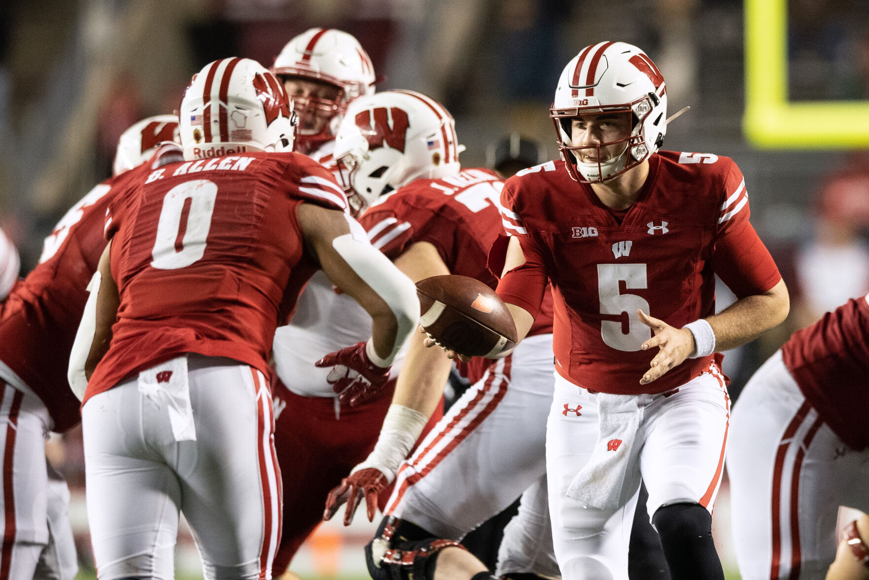 112122-owh-spo-nebraskawisconsin-em35.jpg